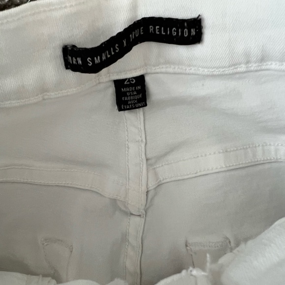 True Religion Mid-Rise White Skinny Jeans. - Picture 9 of 13